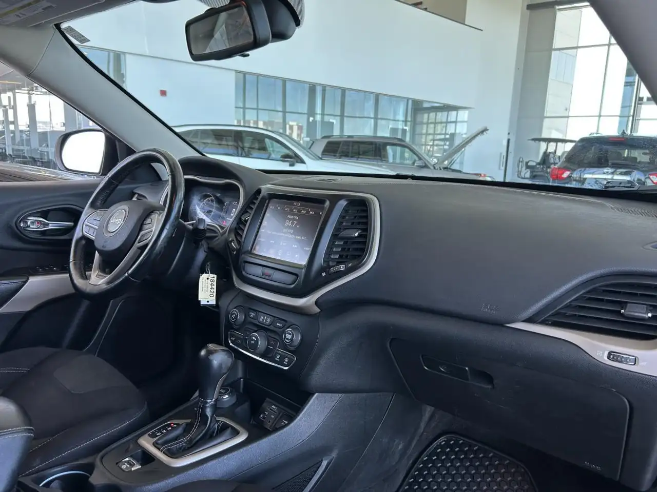 Jeep Cherokee снимка Jeep Cherokee