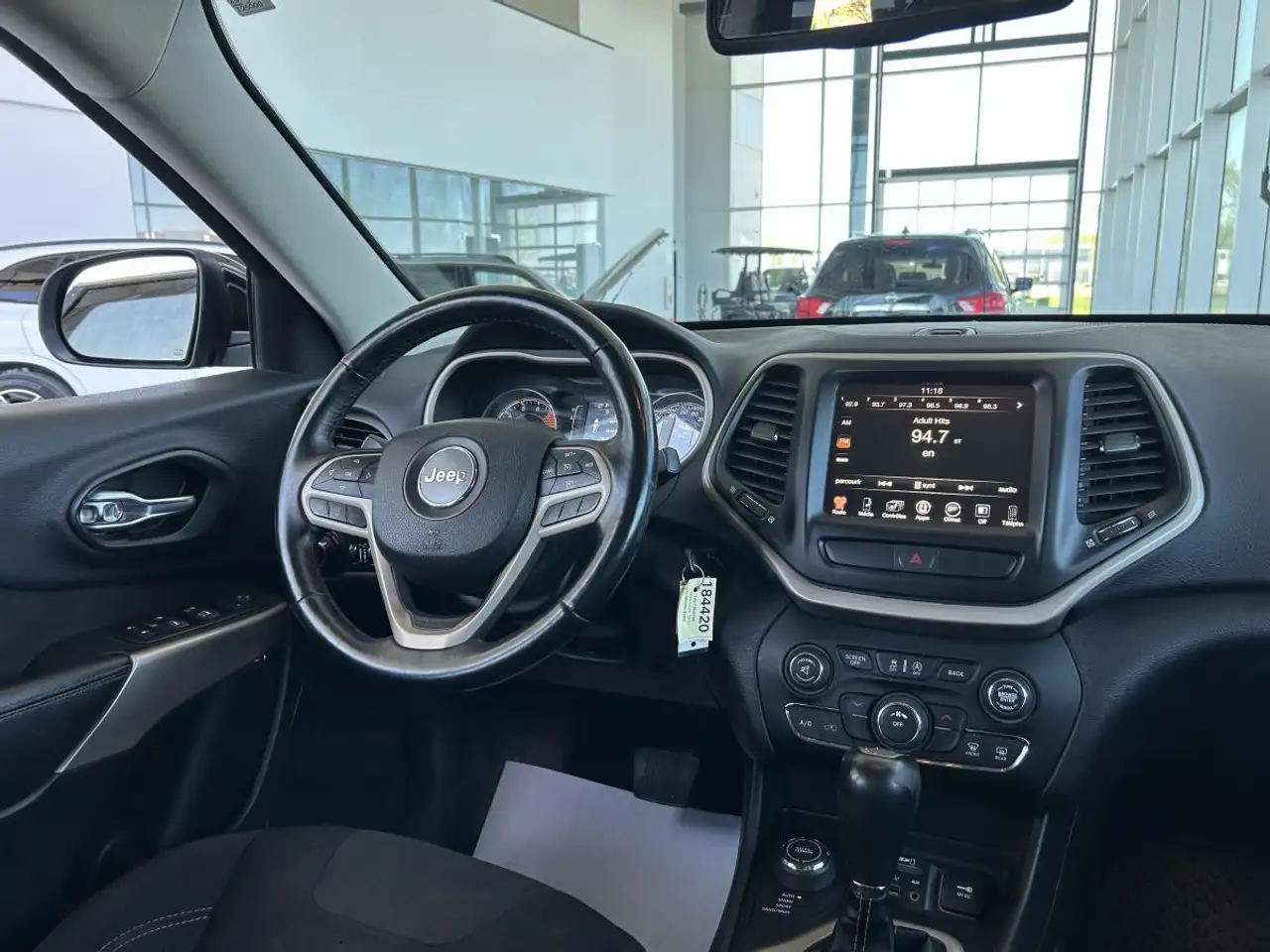 Jeep Cherokee снимка Jeep Cherokee