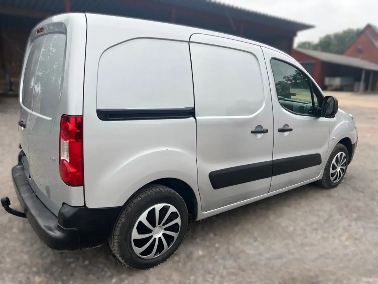 Peugeot Partner Partner 1.6 HDi 90 L1 FAP Komfort Silber - 2