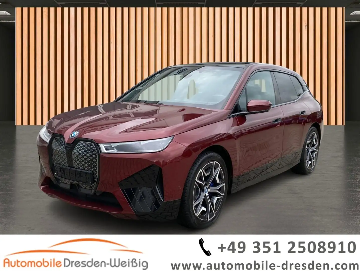 BMW iX 40 xDrive Sport*Skylounge*KeyGo*HeaUp Червоний - 1