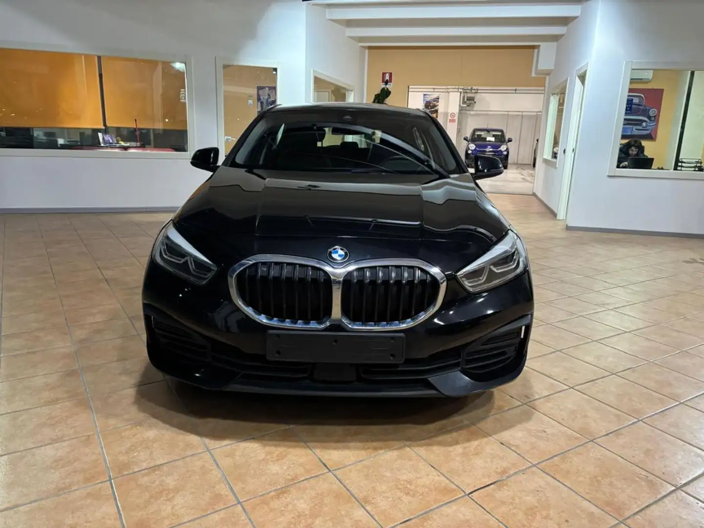 BMW 116 d 5p. Advantage Чёрный - 2