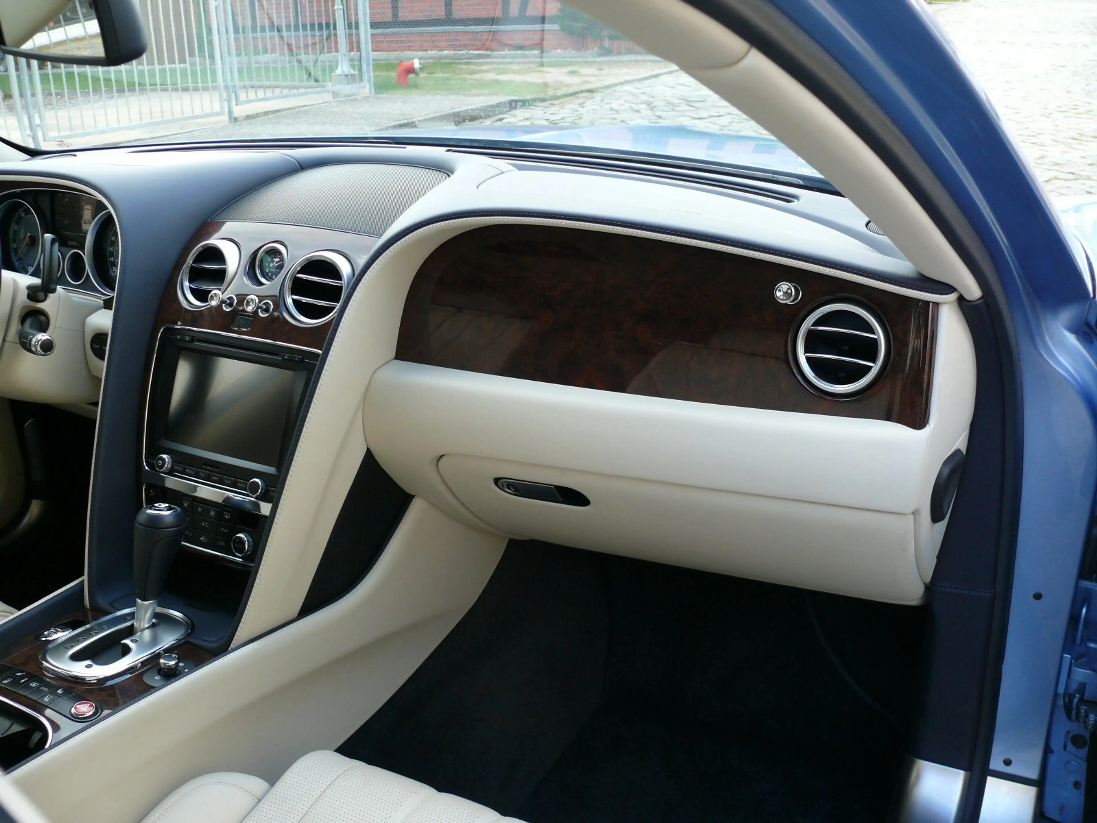 Bentley Flying Spur Top 1 Vorbesitzer 625 PS Scheckheft unfallfrei — photo 6