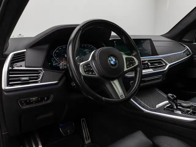 BMW X7 view 20