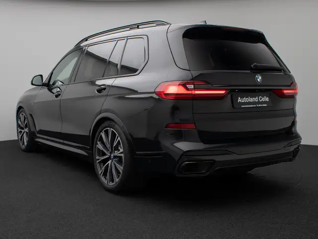 BMW X7 view 9