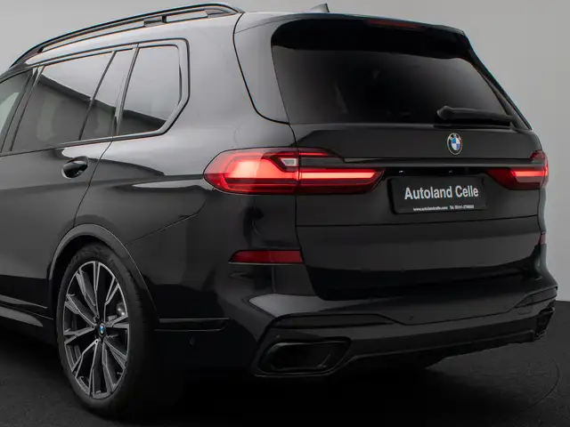 BMW X7 view 14