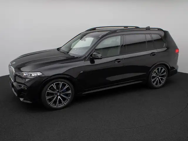 BMW X7 view 12
