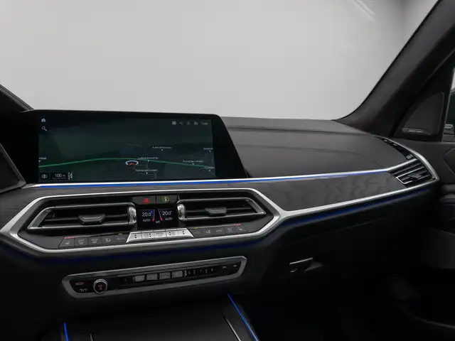 BMW X7 view 21