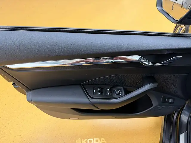 Skoda Octavia view 25