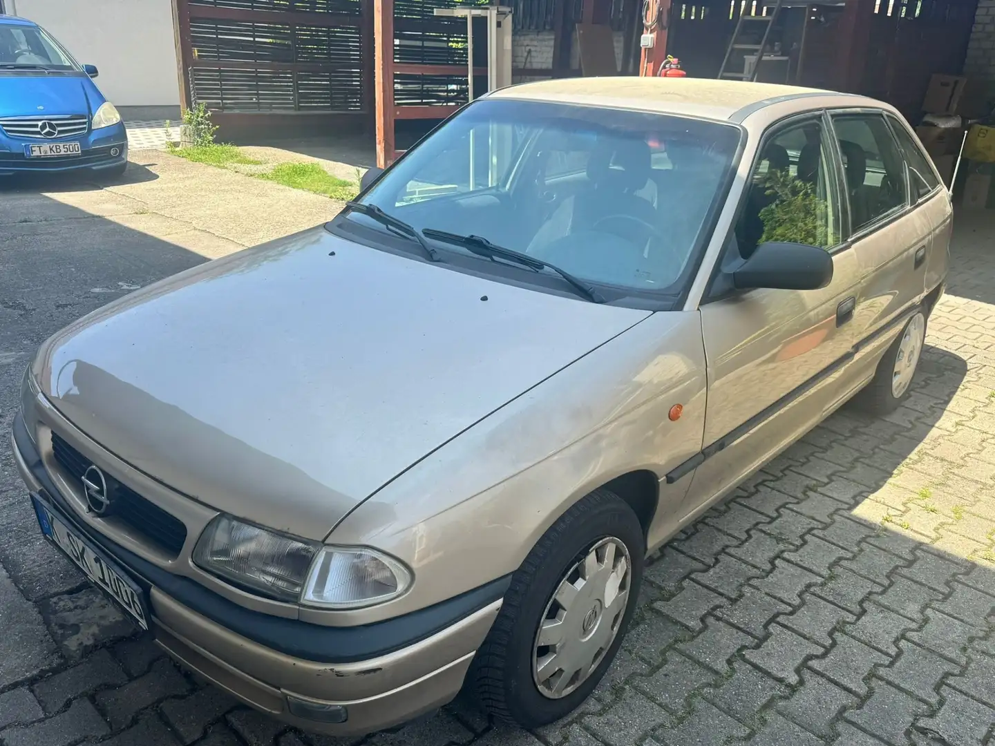 Opel Astra - 1
