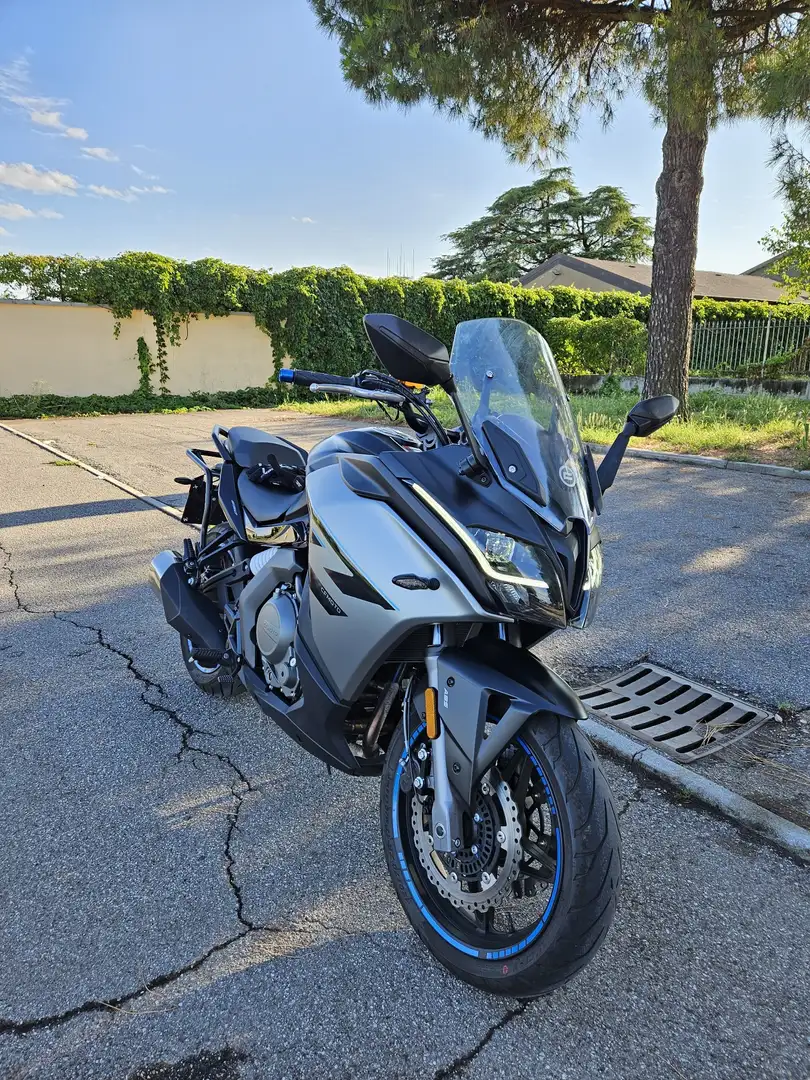 CFMOTO 650GT Gris - 1