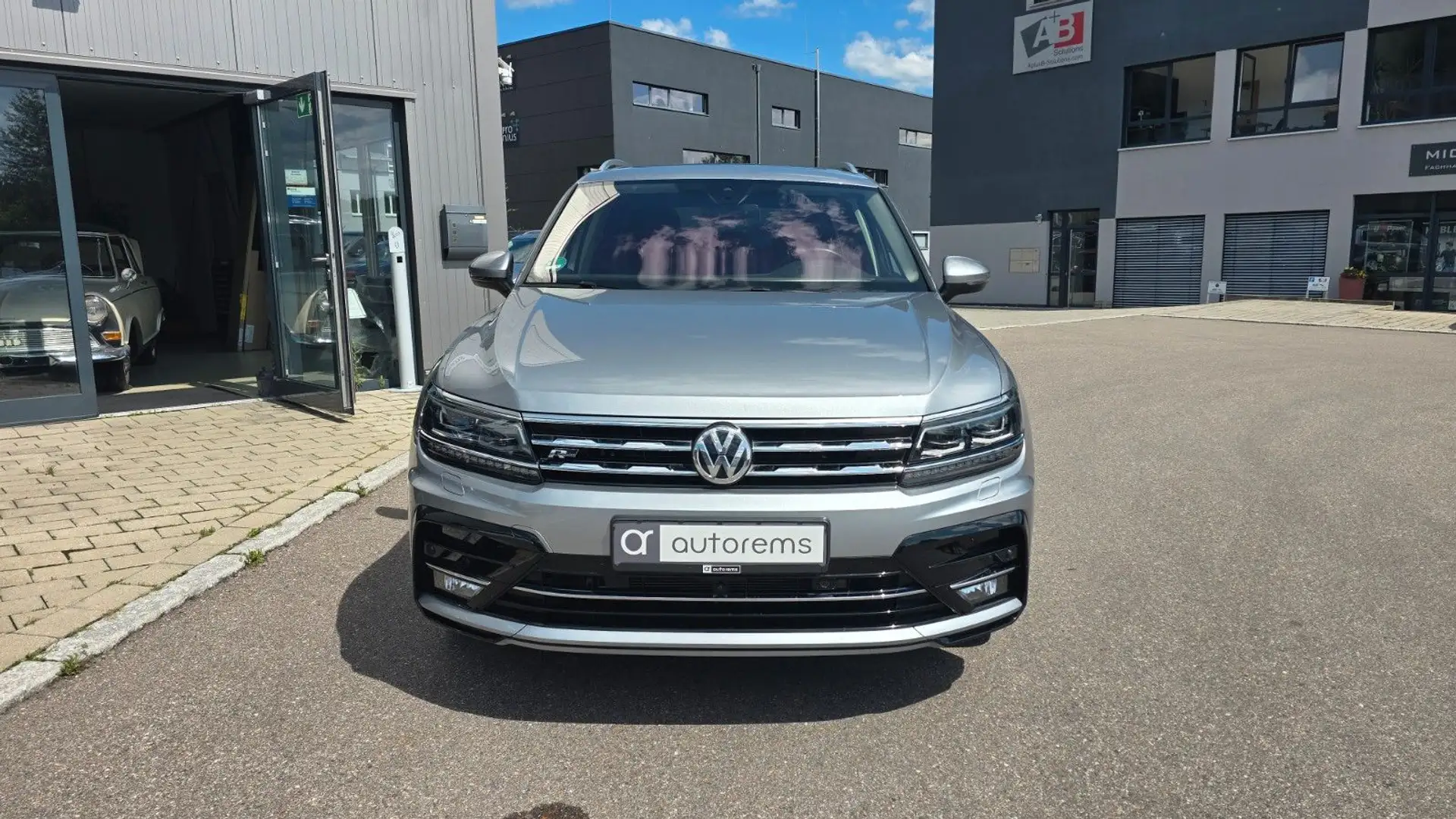 Volkswagen Tiguan Allspace *RLINE*4MOTION*PANO*ASSIST*ACC* Silber - 2