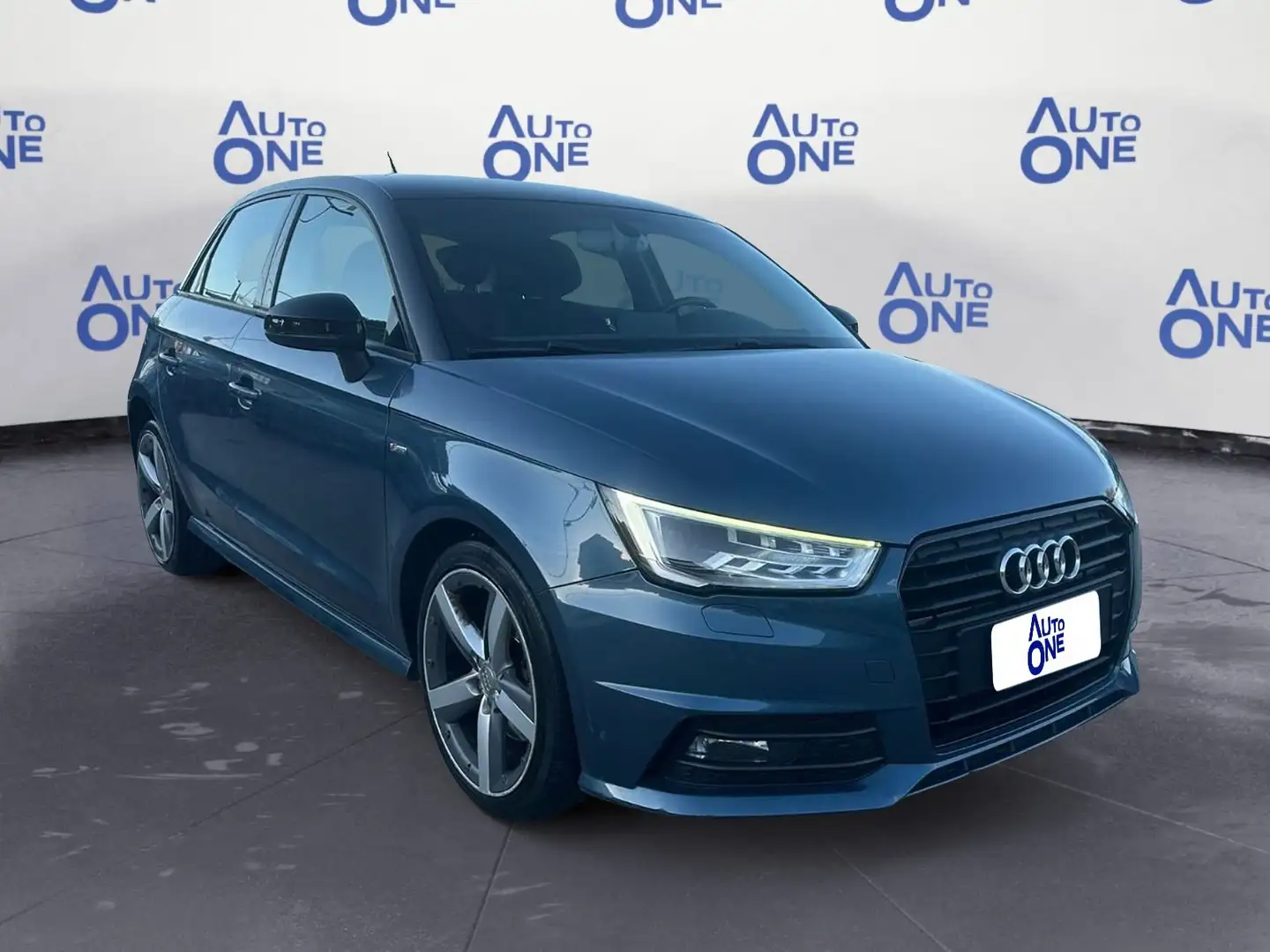 Audi A1 1.6 TDI 116Cv S Line - Block Shaft Blu/Azzurro - 1