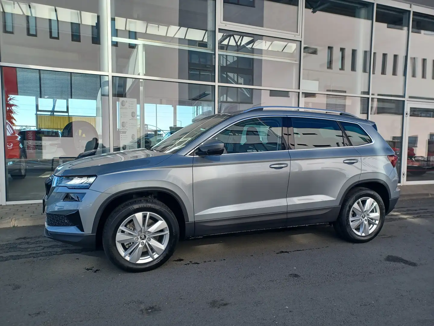 Skoda Karoq Selection 4x4 Silber - 1