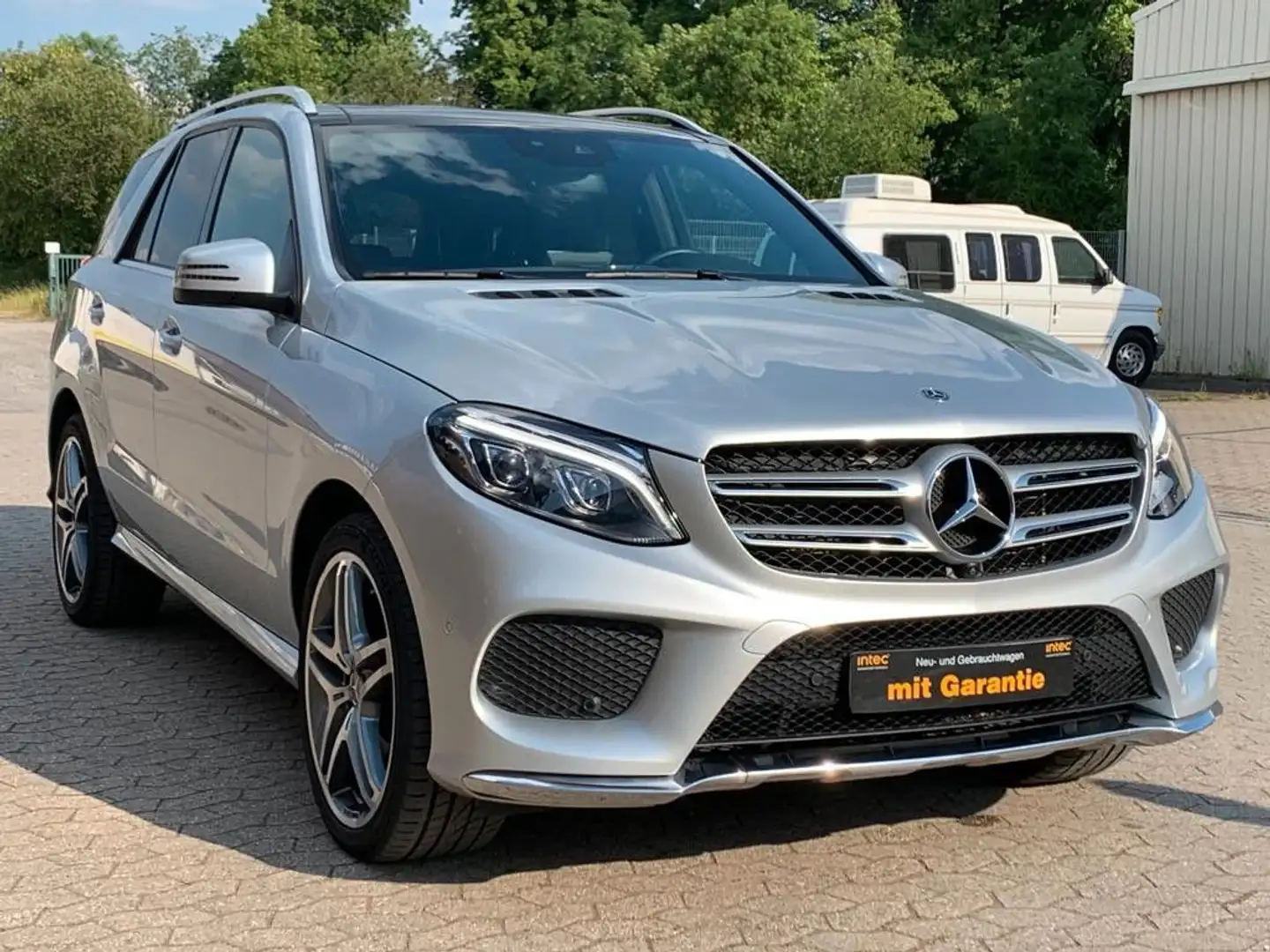 Mercedes-Benz GLE 500 4Matic|AMG-Line|Pano|360°| Silber - 1