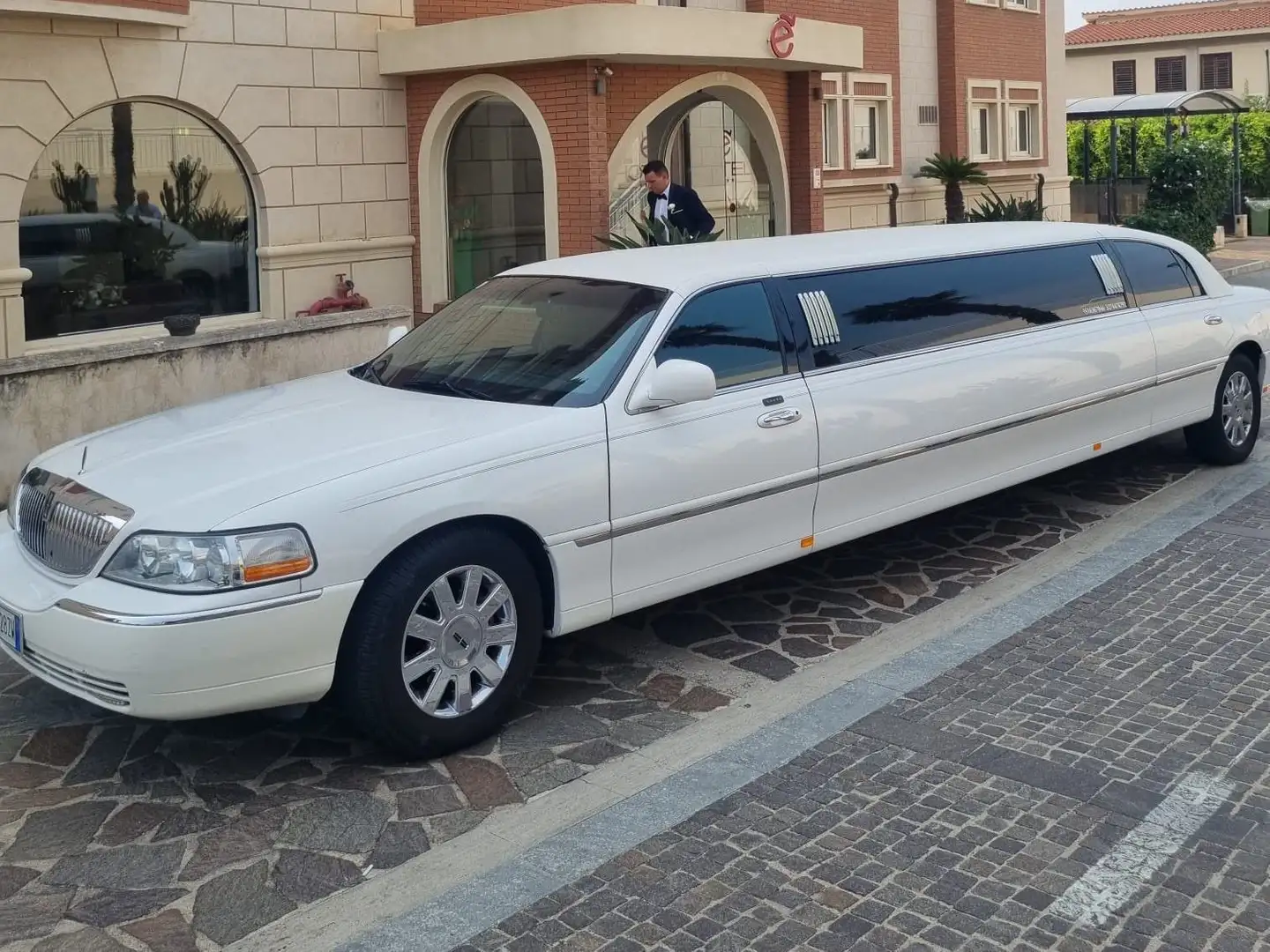 Lincoln Town Car Lincoln limousine Blanc - 2