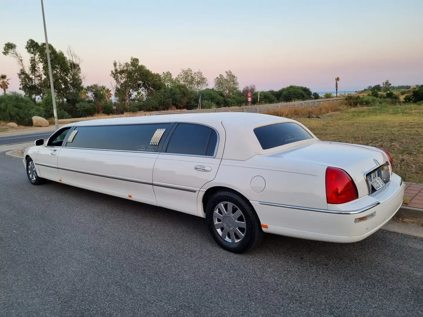 Lincoln Town Car Lincoln limousine Beyaz - 1