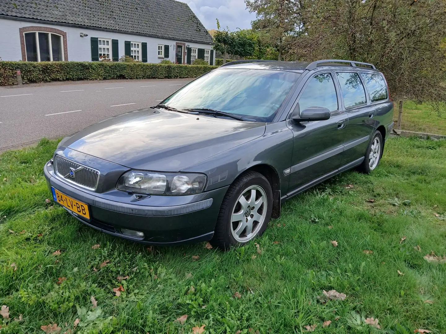 Volvo V70 2.5 T Comfort Line Сірий - 1