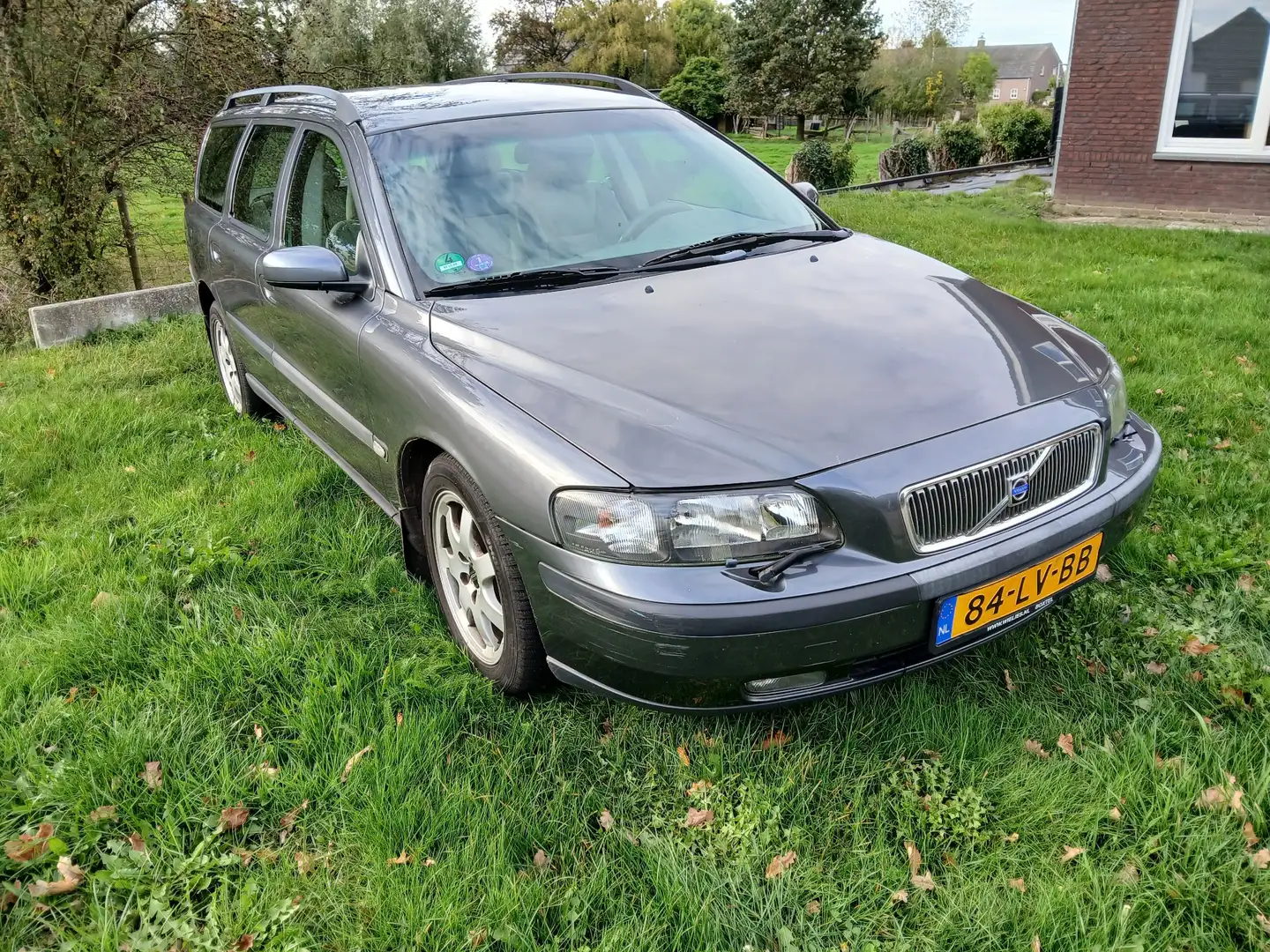 Volvo V70 2.5 T Comfort Line Сірий - 2