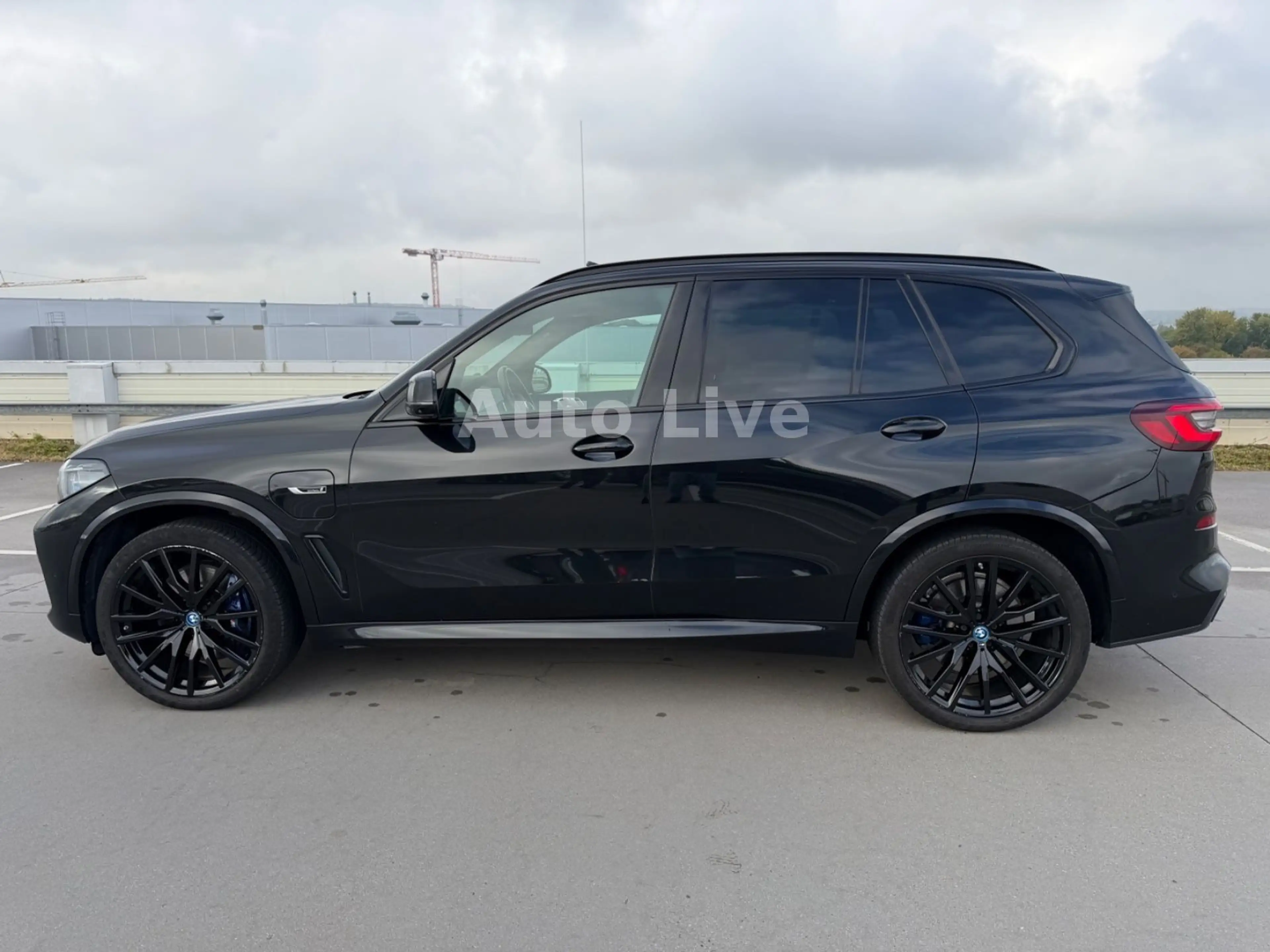 BMW X5 xDrive 45e*M PAKET*PAN*LUFT*NAV*LASER*360*VOL — photo 2