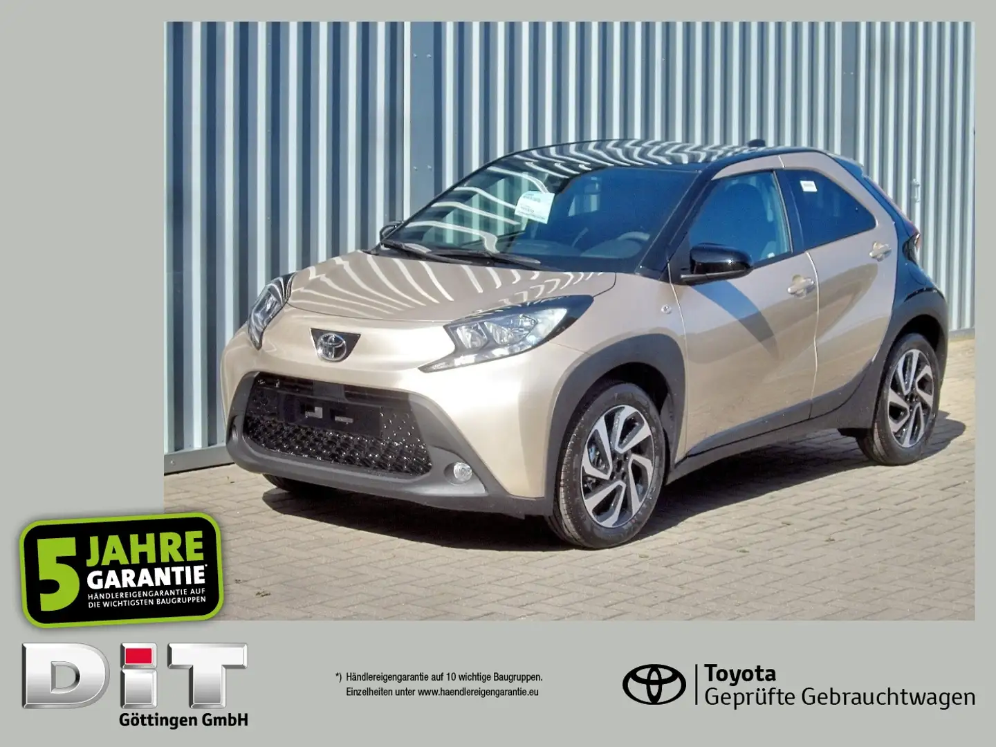 Toyota Aygo 1.0 Teamplayer FLA SpurH KAM ACC Zwart - 1