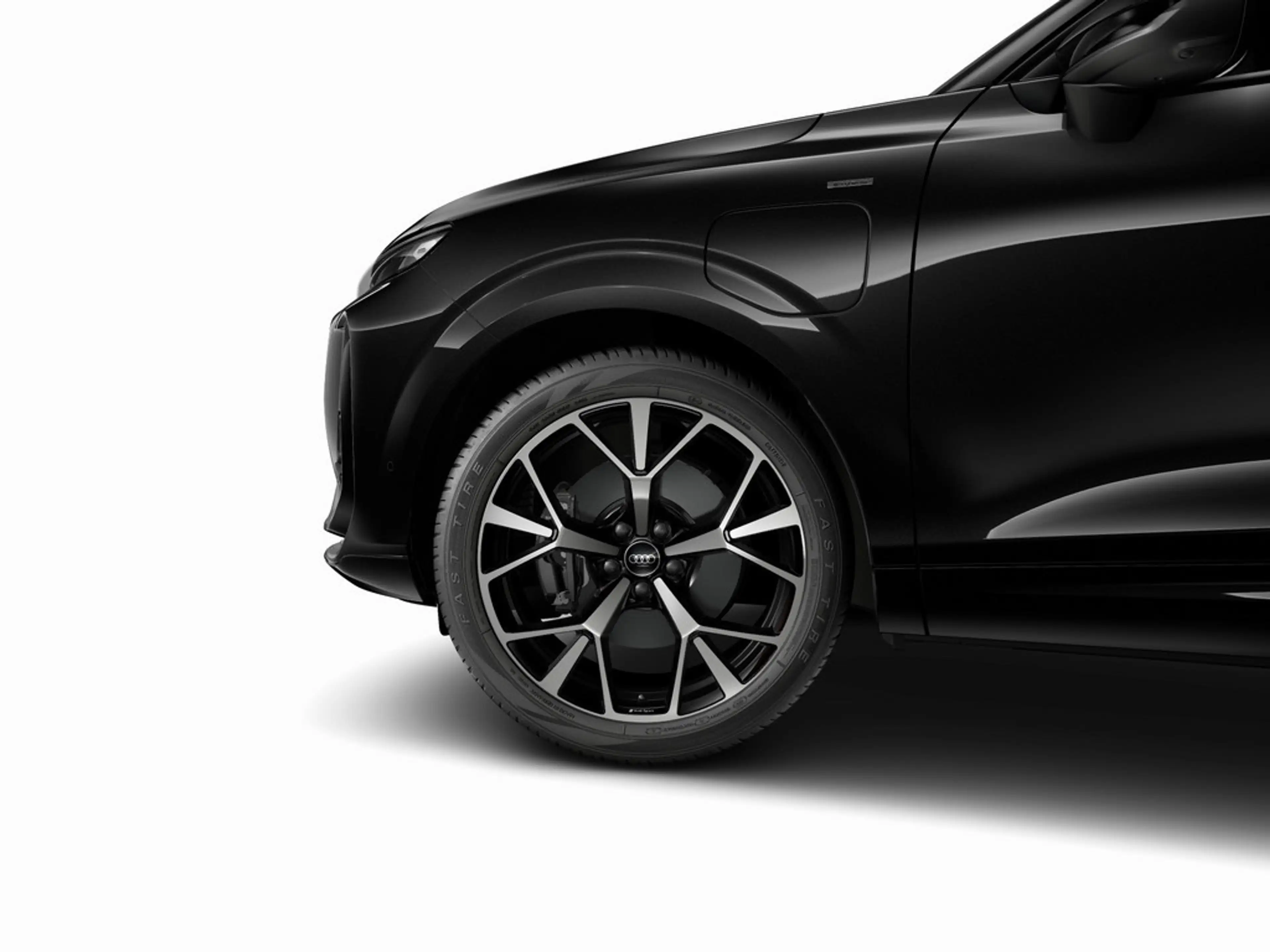 Audi Q3 e-hybrid 2xS line/All Black/Digi Matrix/HuD/Pano/360°/AHK/20Zoll — photo 6
