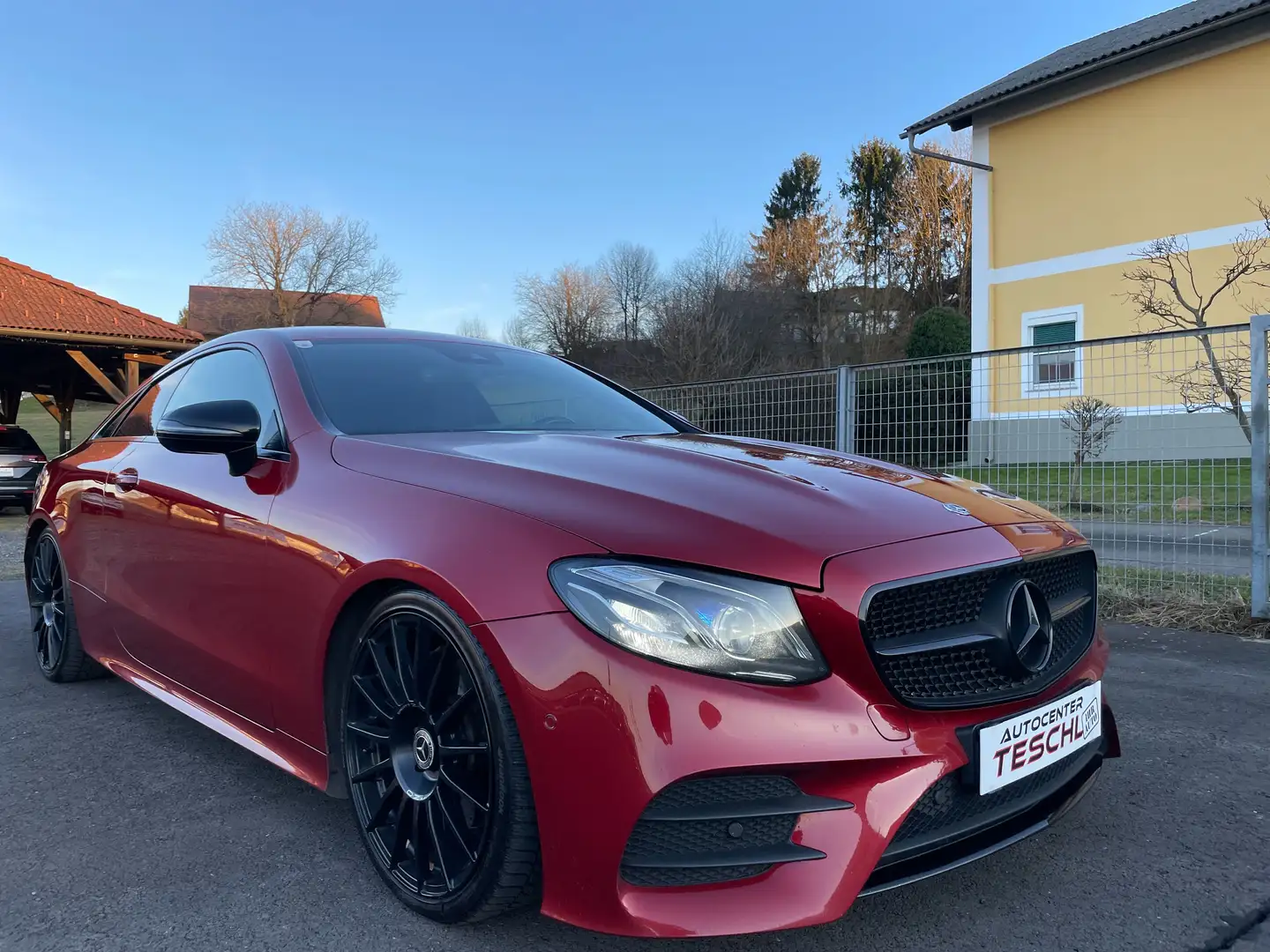 Mercedes-Benz E 220 E 220 d 4MATIC Aut. Rot - 2