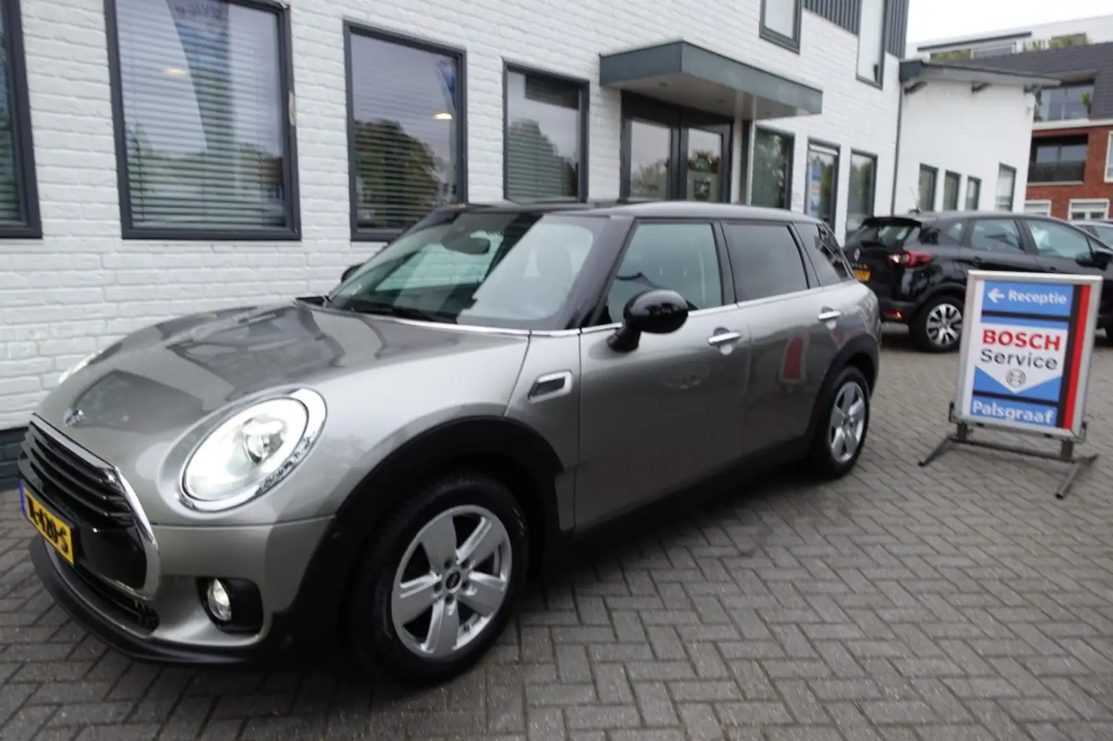 MINI 1.5 COOPER SALT BNS. Navi Led Automaat All seasons Beige - 1
