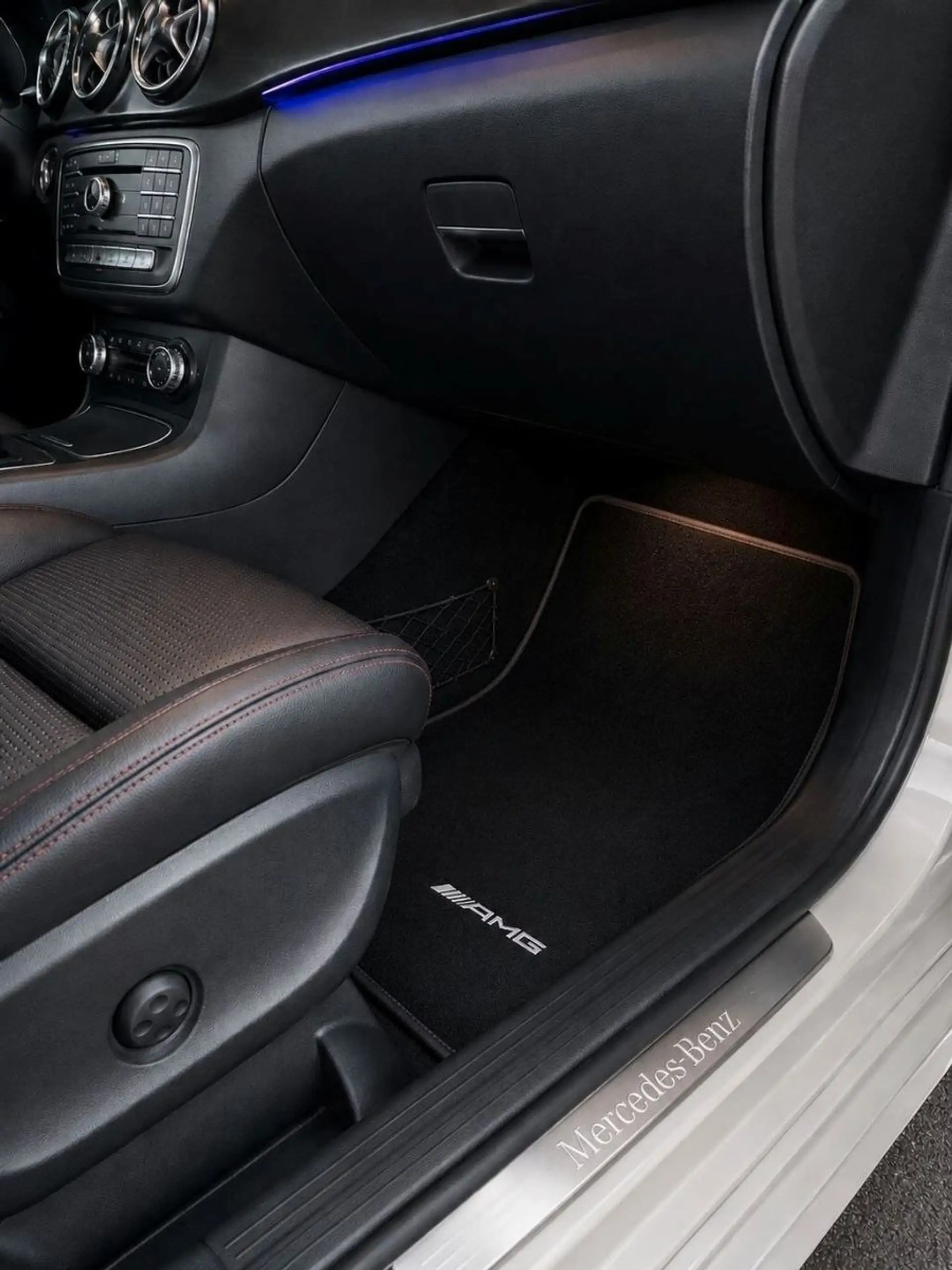 Mercedes-Benz B 220 4Matic AMG Line — photo 4