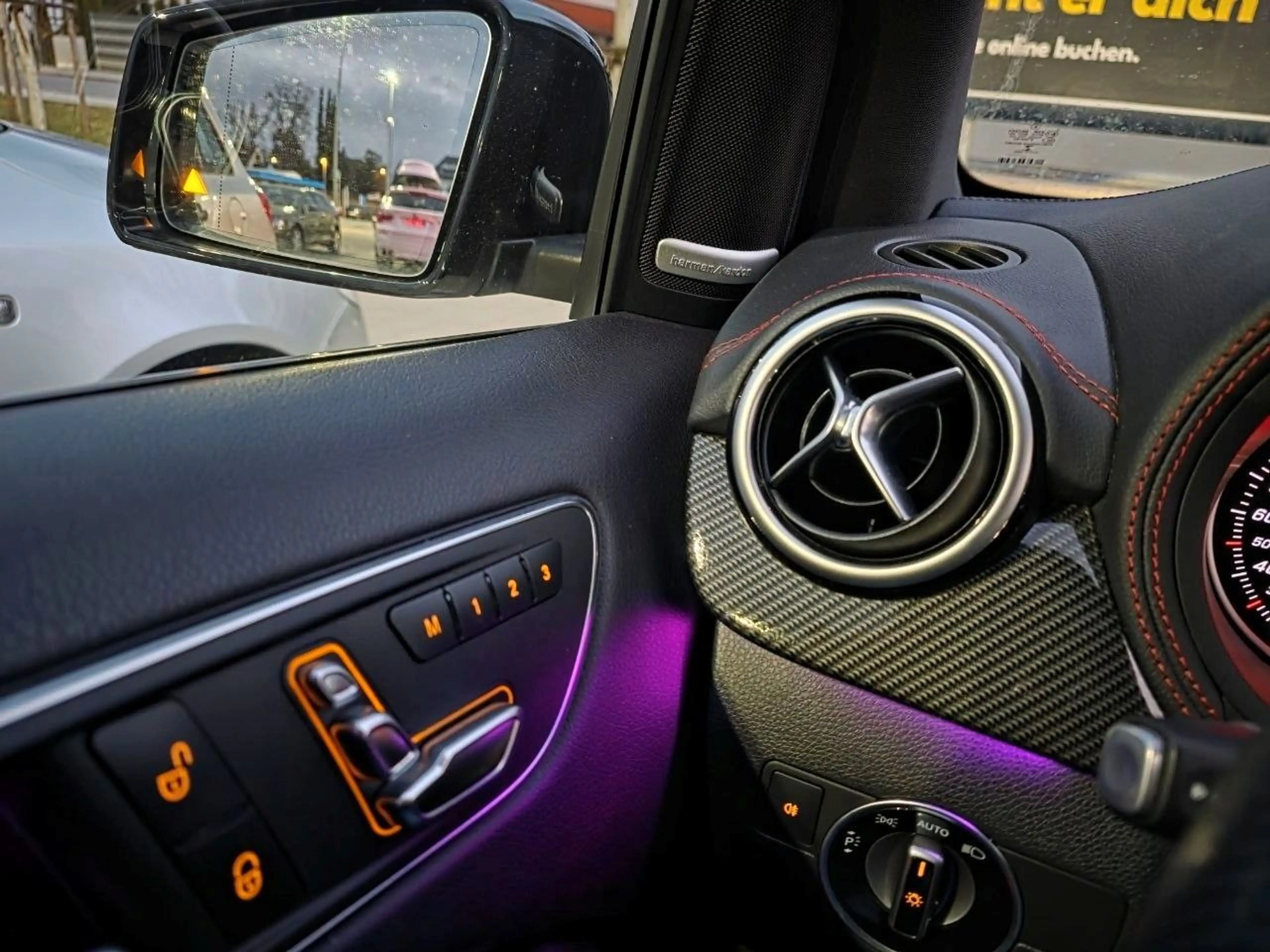 Mercedes-Benz B 220 4Matic AMG Line — photo 12