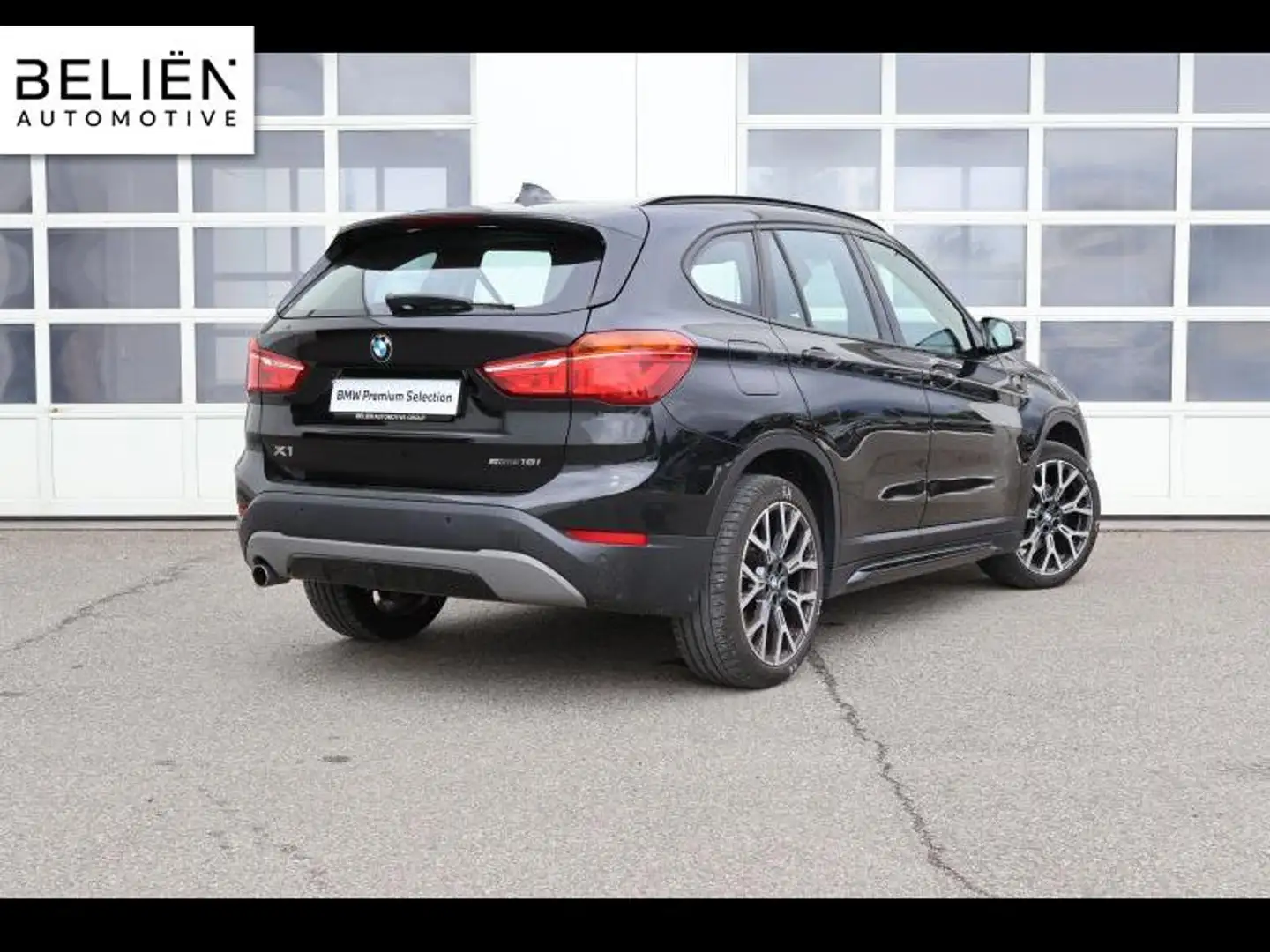 BMW X1 X1 sDrive18i Fekete - 2