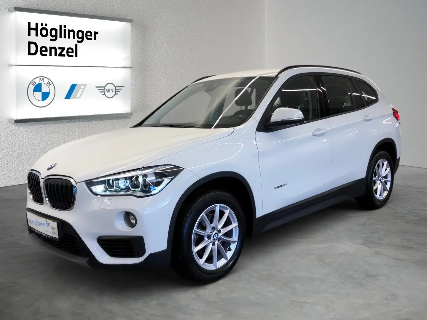 BMW X1 sDrive18i Weiß - 2