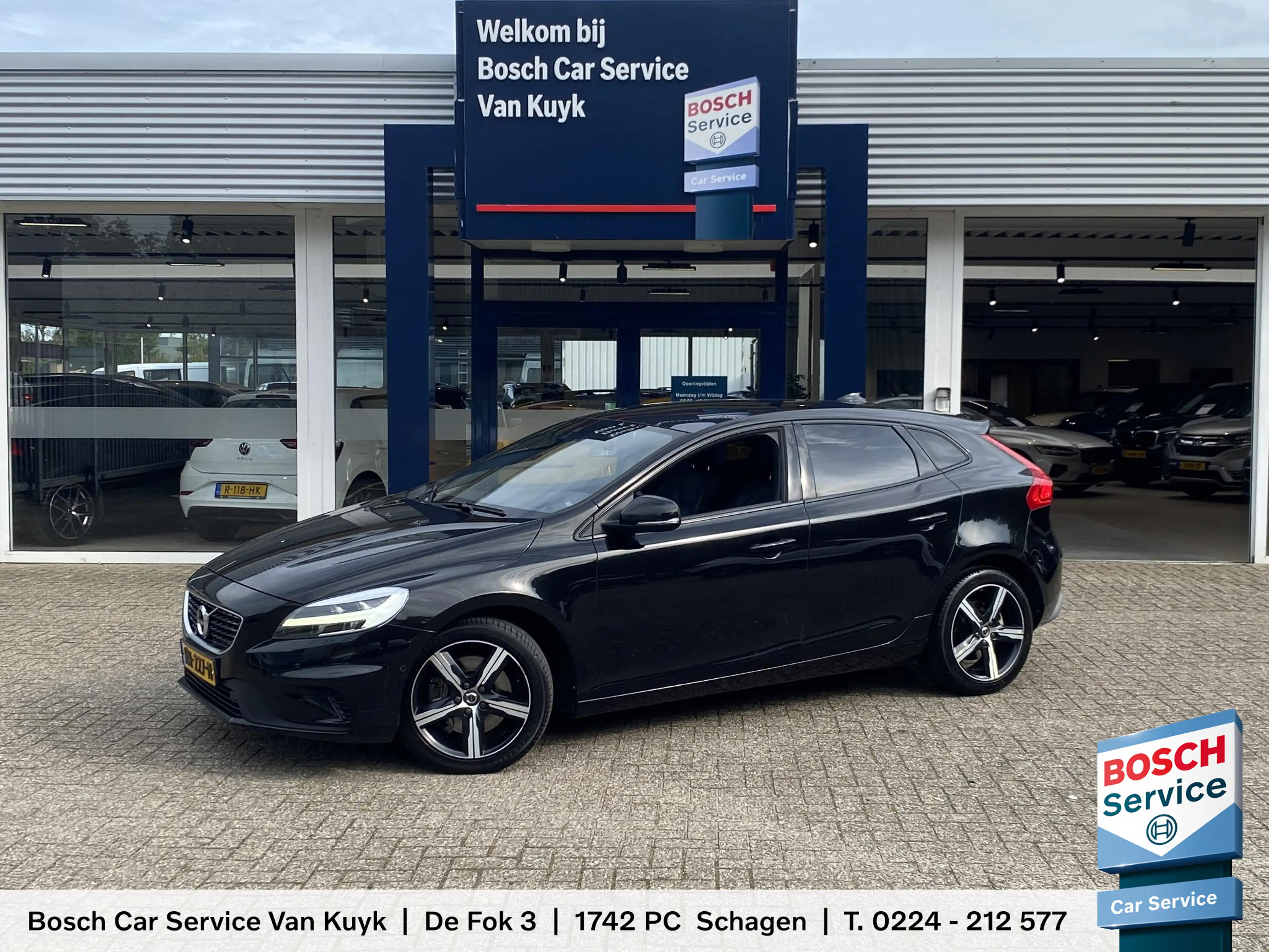Volvo V40 2.0 T4 Business Sport / NL-Auto / Vol-Leder / Pano