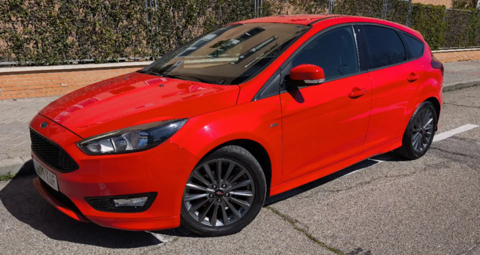 Ford Focus 1.0 Ecoboost Auto-S&S ST-Line 125 Rouge - 2