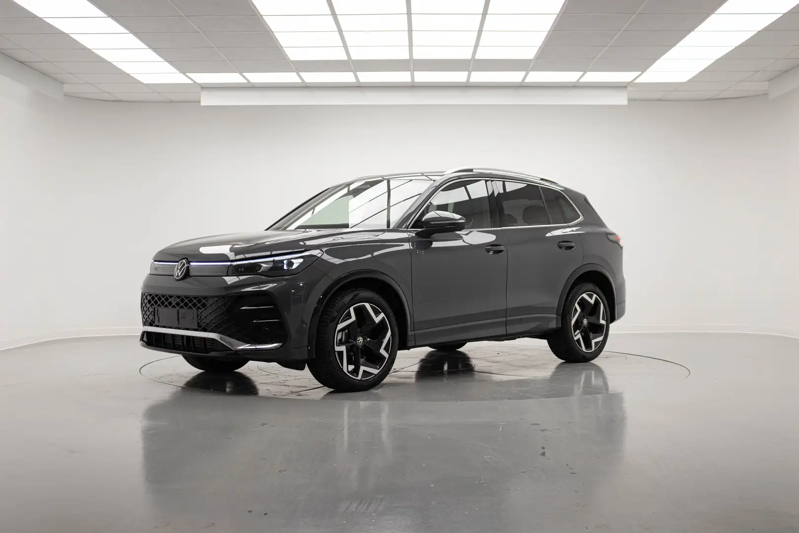 Volkswagen Tiguan 2.0 TDI 150 CV DSG R-Line Plus Grigio - 1