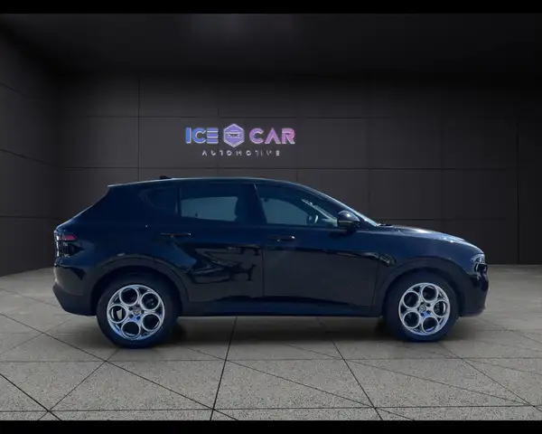 Alfa Romeo Tonale view 3