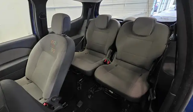Renault Twingo view 11