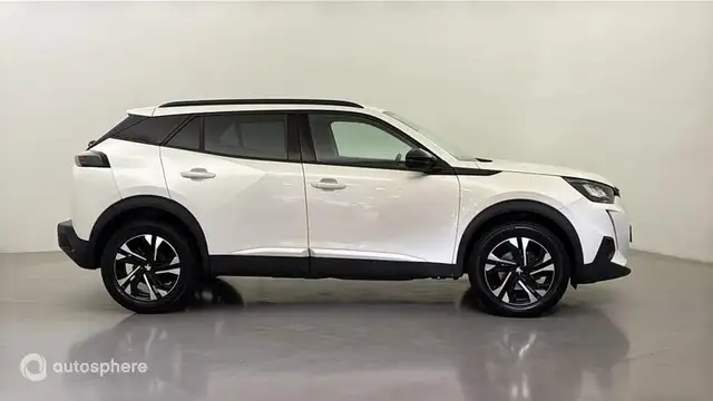 Peugeot 2008 view 4
