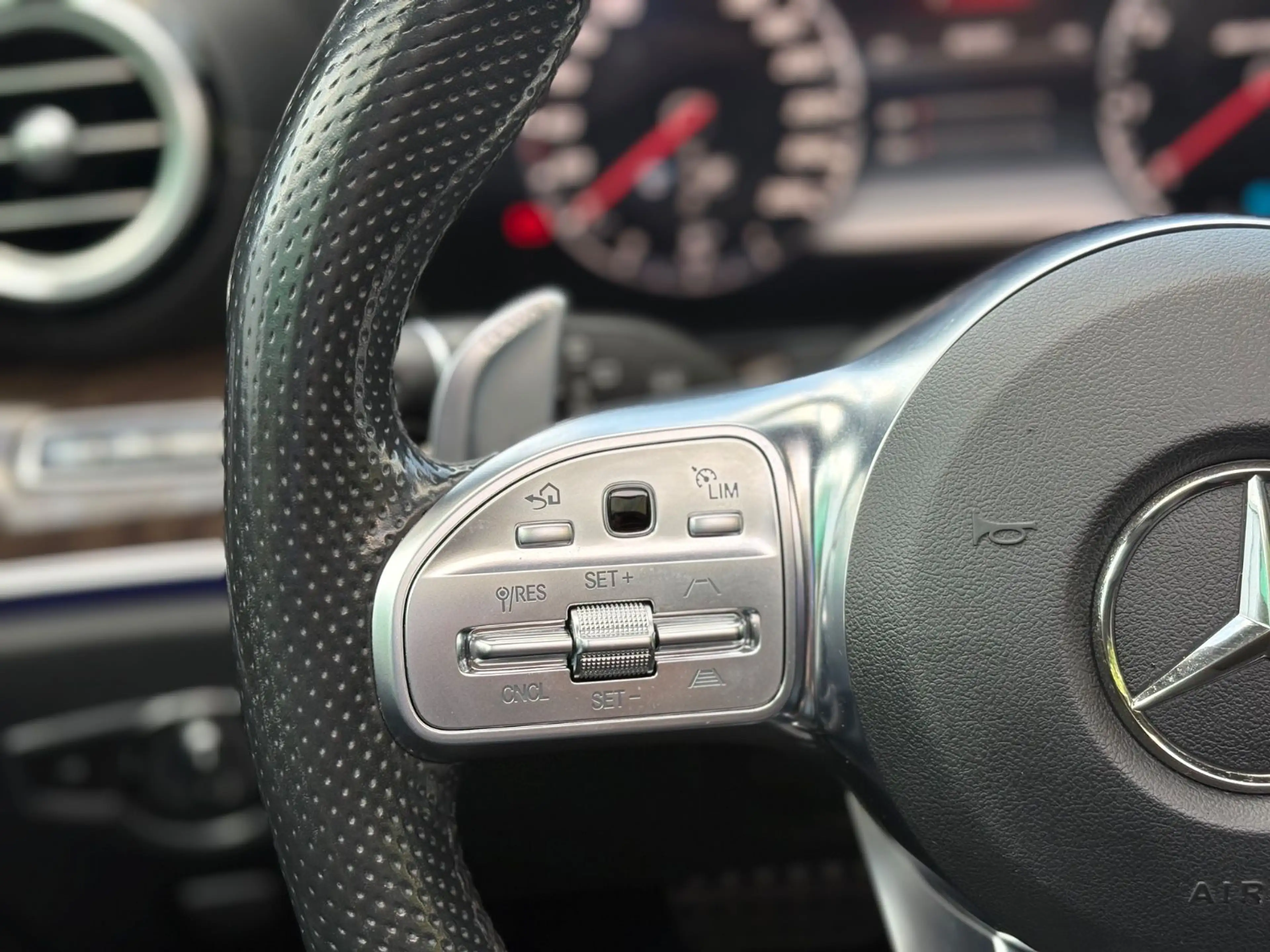 Mercedes-Benz E 53 AMG 4Matic+ Night Paket Panorama*AHK* — photo 12