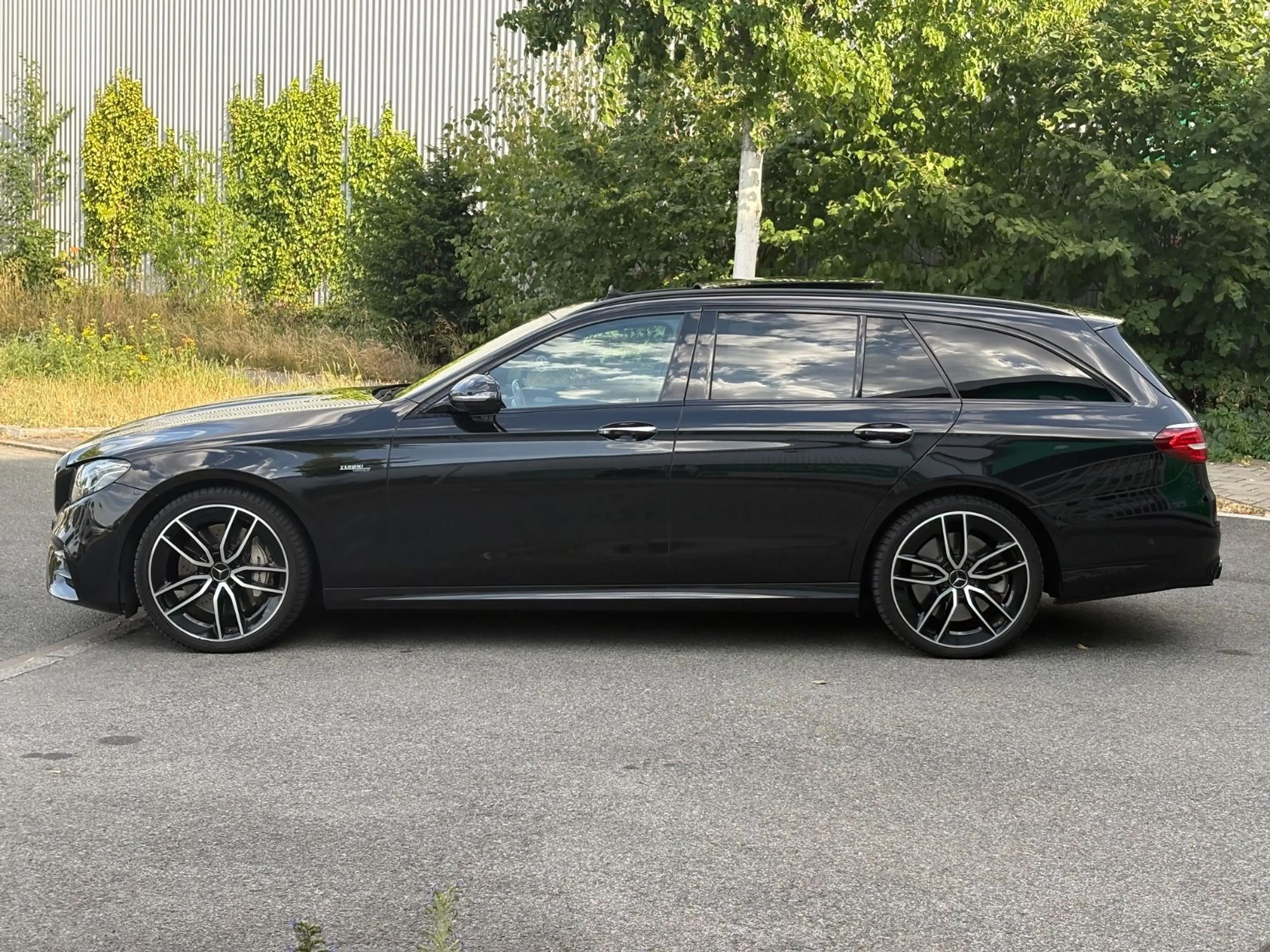 Mercedes-Benz E 53 AMG 4Matic+ Night Paket Panorama*AHK* — photo 6