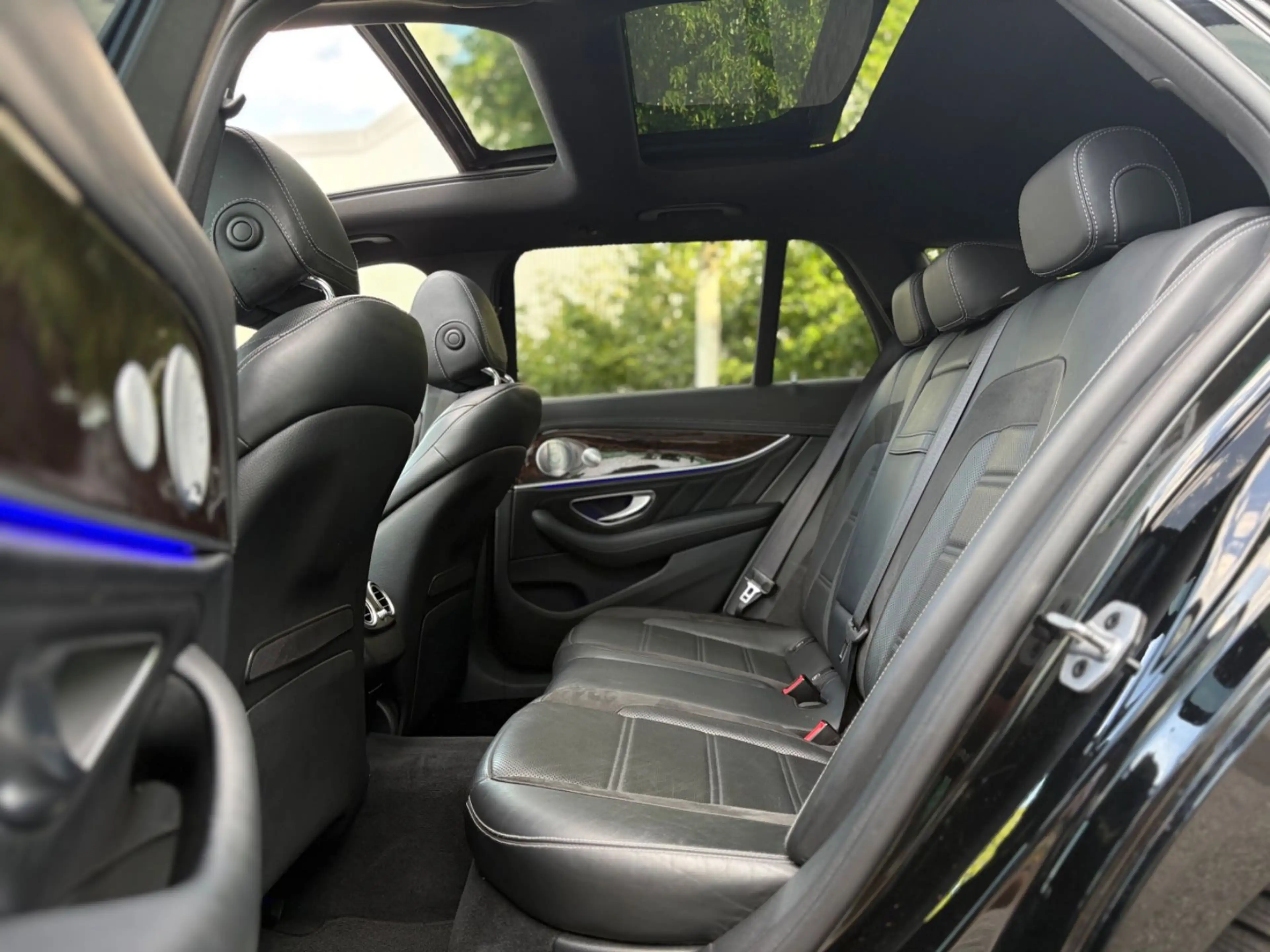 Mercedes-Benz E 53 AMG 4Matic+ Night Paket Panorama*AHK* — photo 15