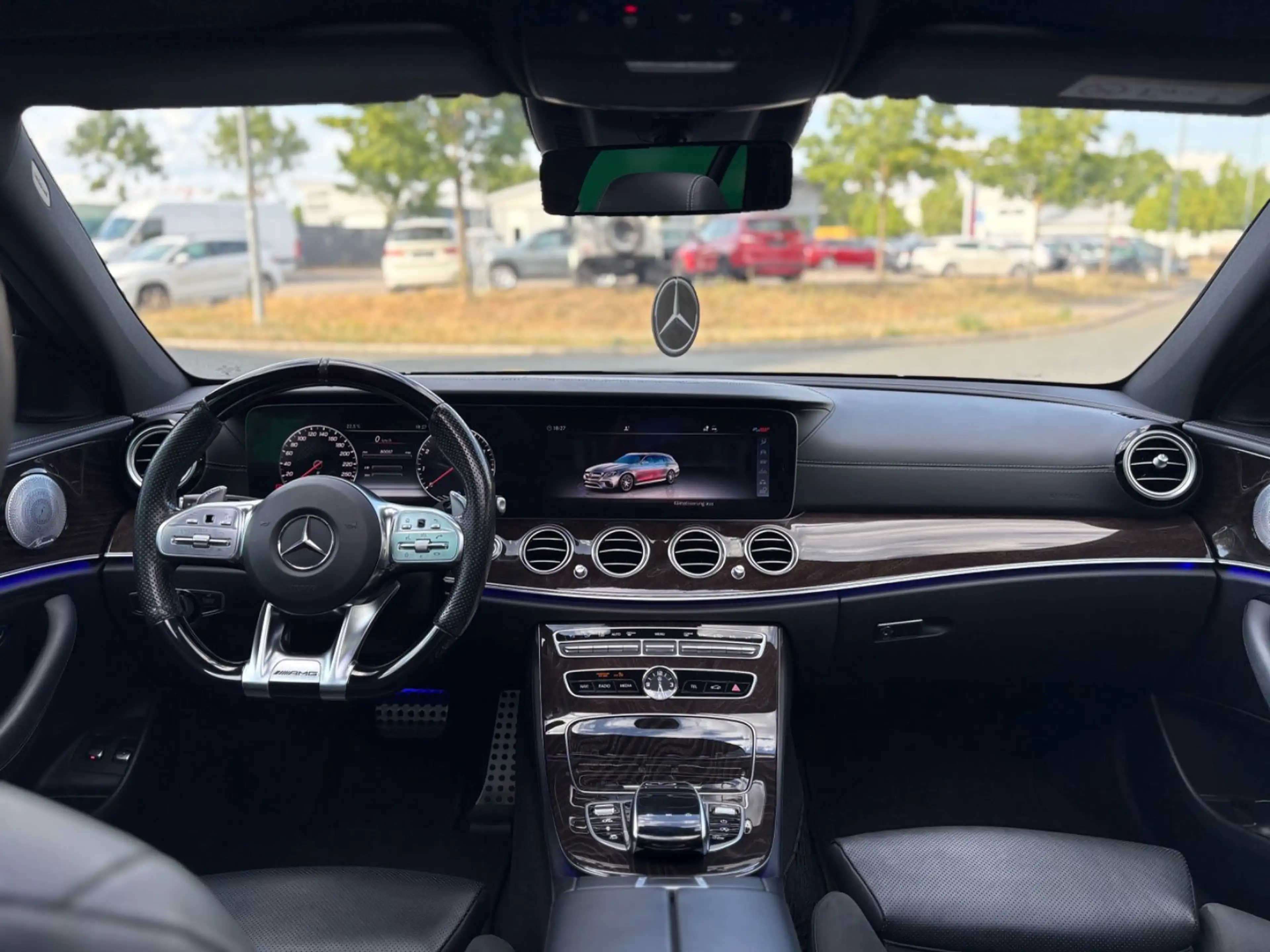 Mercedes-Benz E 53 AMG 4Matic+ Night Paket Panorama*AHK* — photo 9
