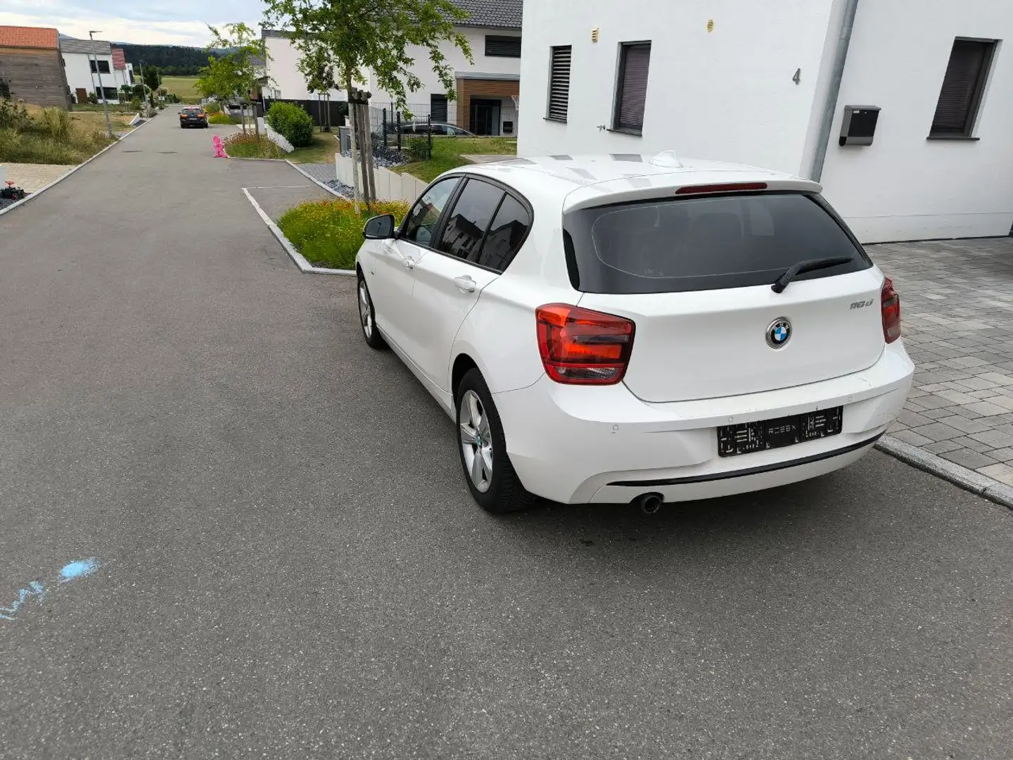 BMW 116 116d EfficientDynamics Edition Sport Line Weiß - 2