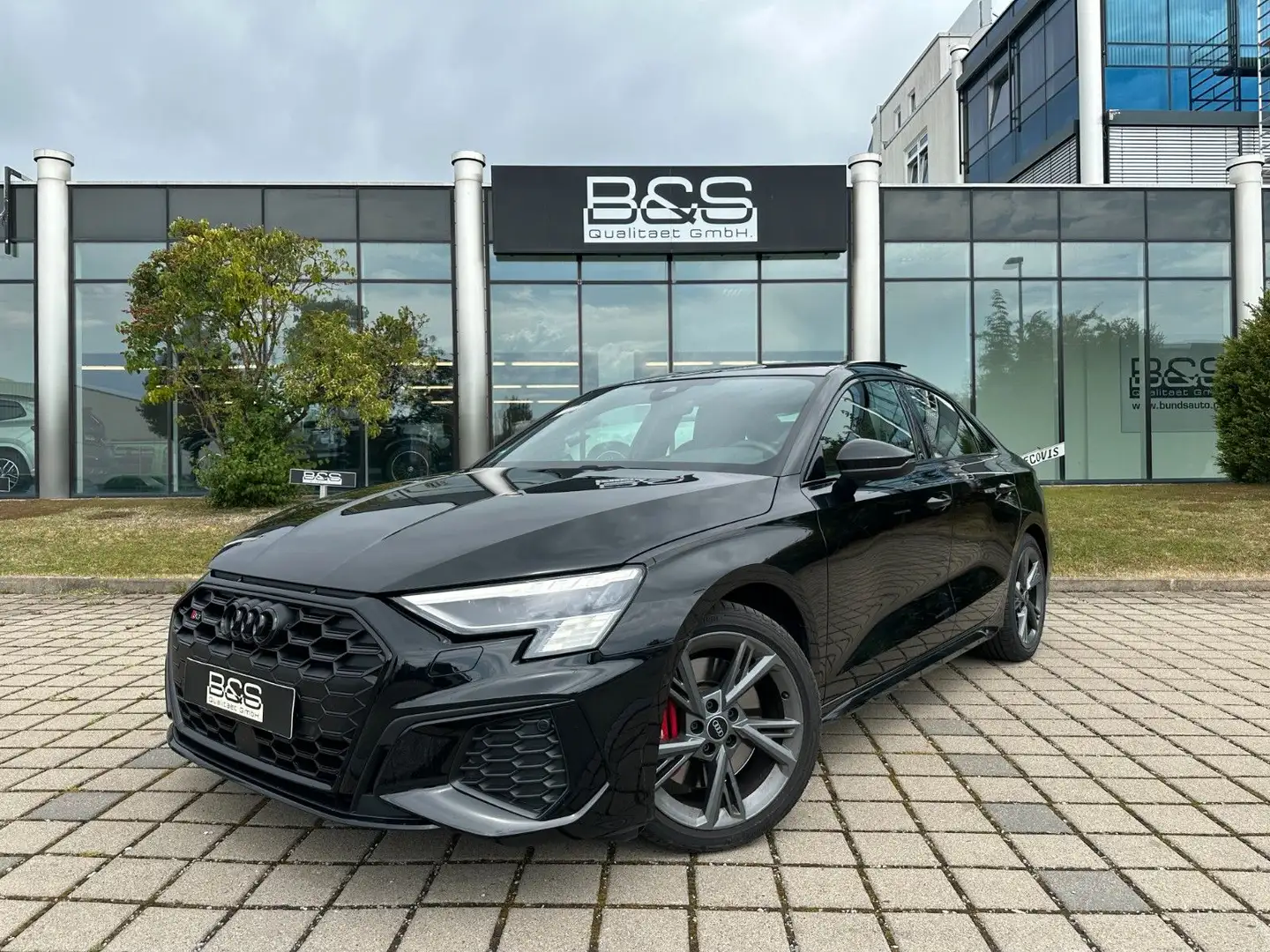Audi S3 Lim. 2.0 TFSI quattro ACC,HUD,PANO,B&O,MATRIX Noir - 1