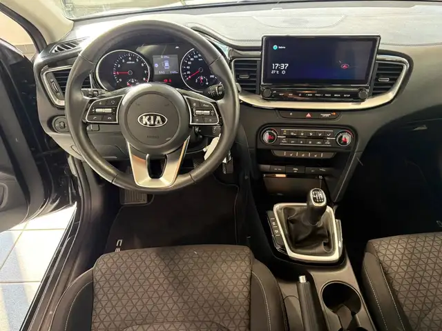 Kia Ceed view 9