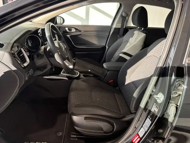 Kia Ceed view 8