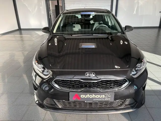 Kia Ceed view 2
