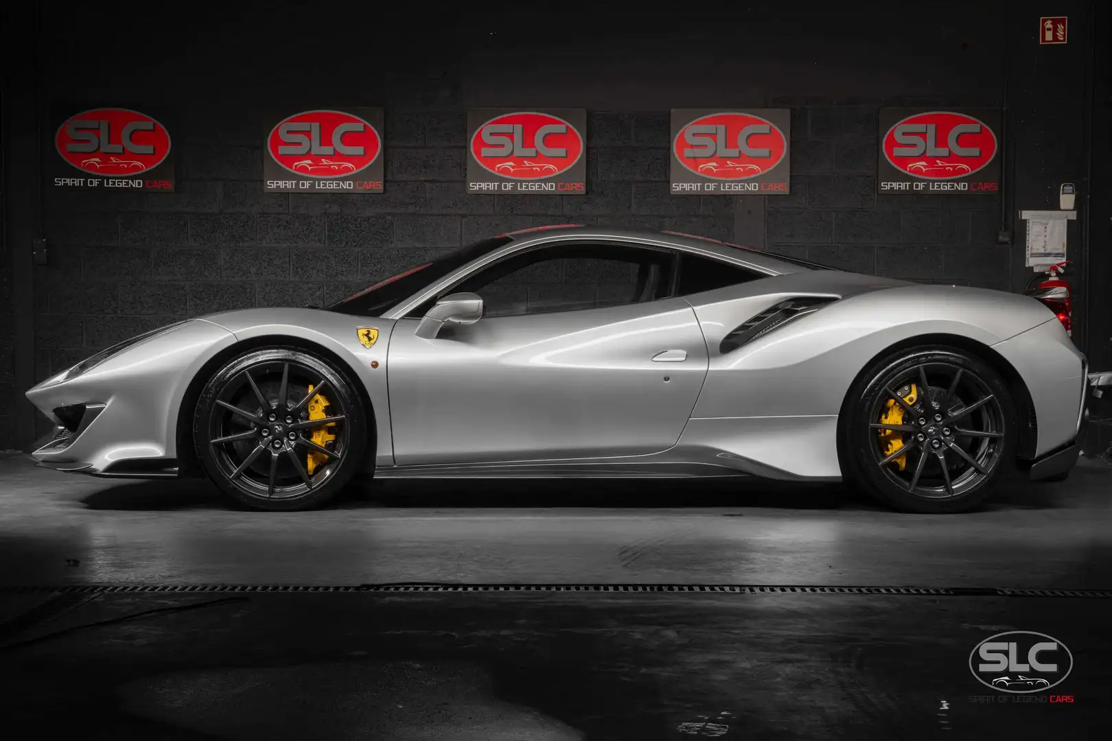 Ferrari 488 488 Pista - Ferrari Approved - Carbon x9 - JBL Grigio - 2
