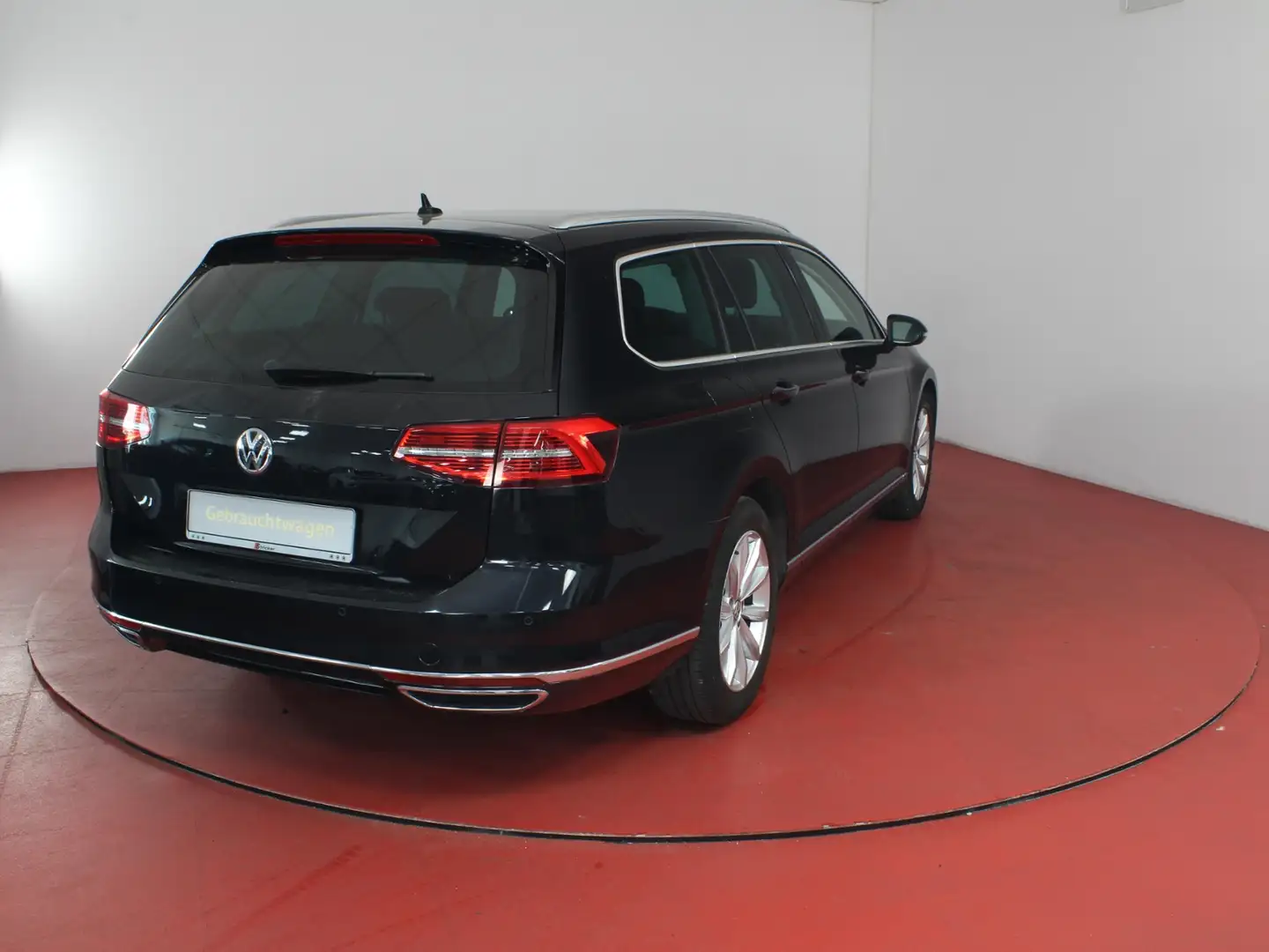 Volkswagen Passat Variant Highline 2.0TDI DSG TÜV bis 01/2027 ACC ParkPilot Zwart - 2