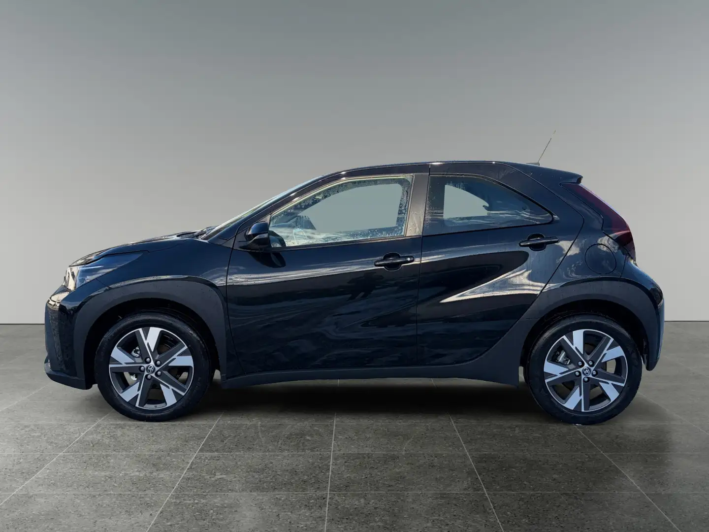 Toyota Aygo X AYGO X 1,5 l Active CVT Schwarz - 2