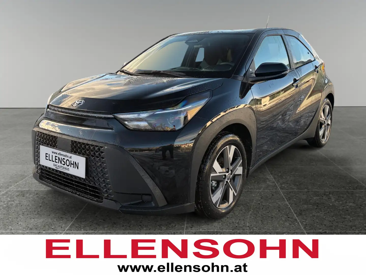 Toyota Aygo X AYGO X 1,5 l Active CVT Schwarz - 1